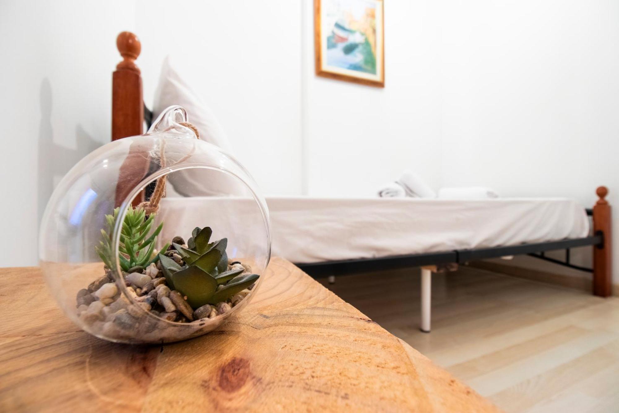 Modern City Apt In The Heart Of Heraklion Ngoại thất bức ảnh