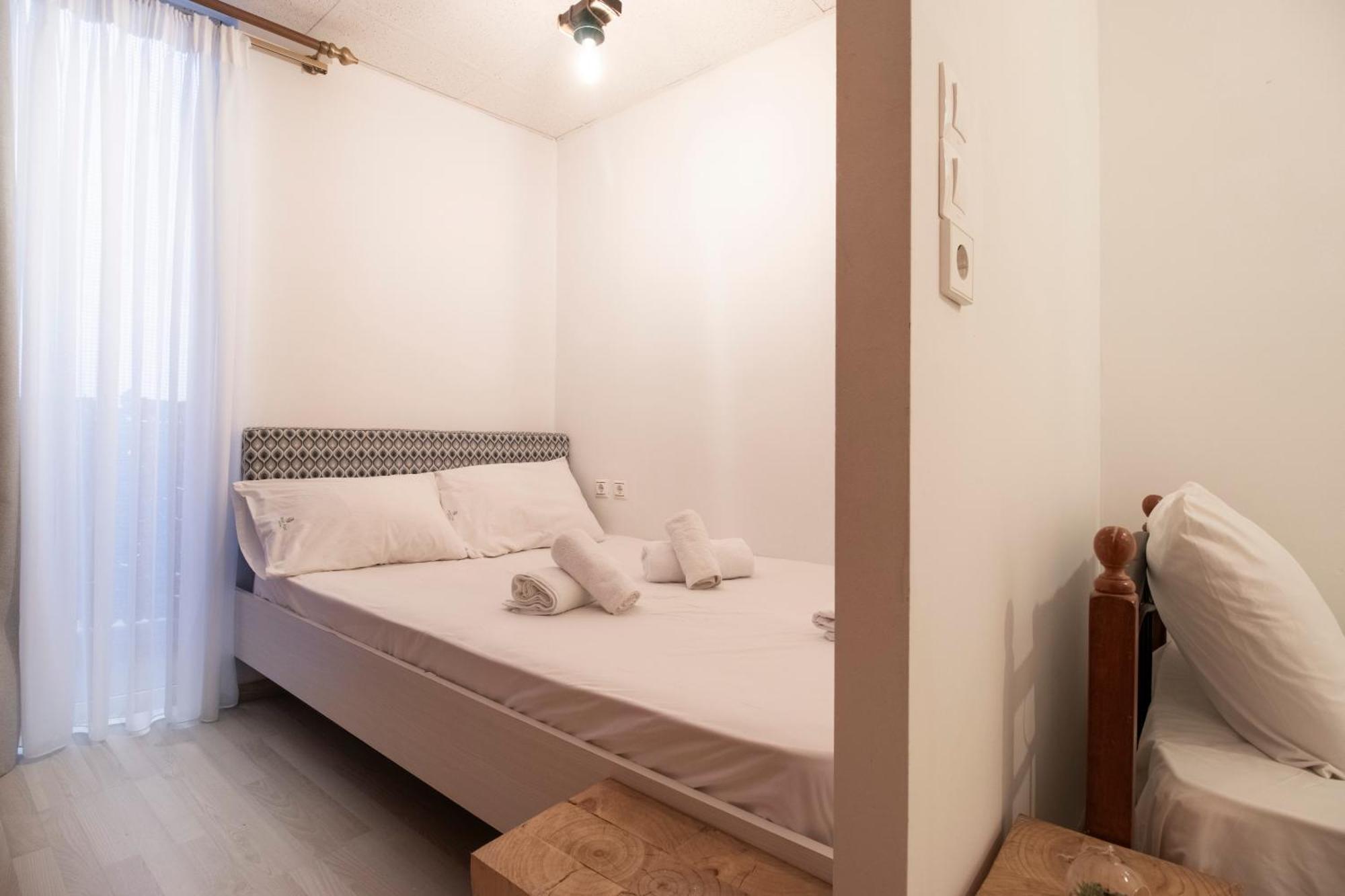 Modern City Apt In The Heart Of Heraklion Ngoại thất bức ảnh