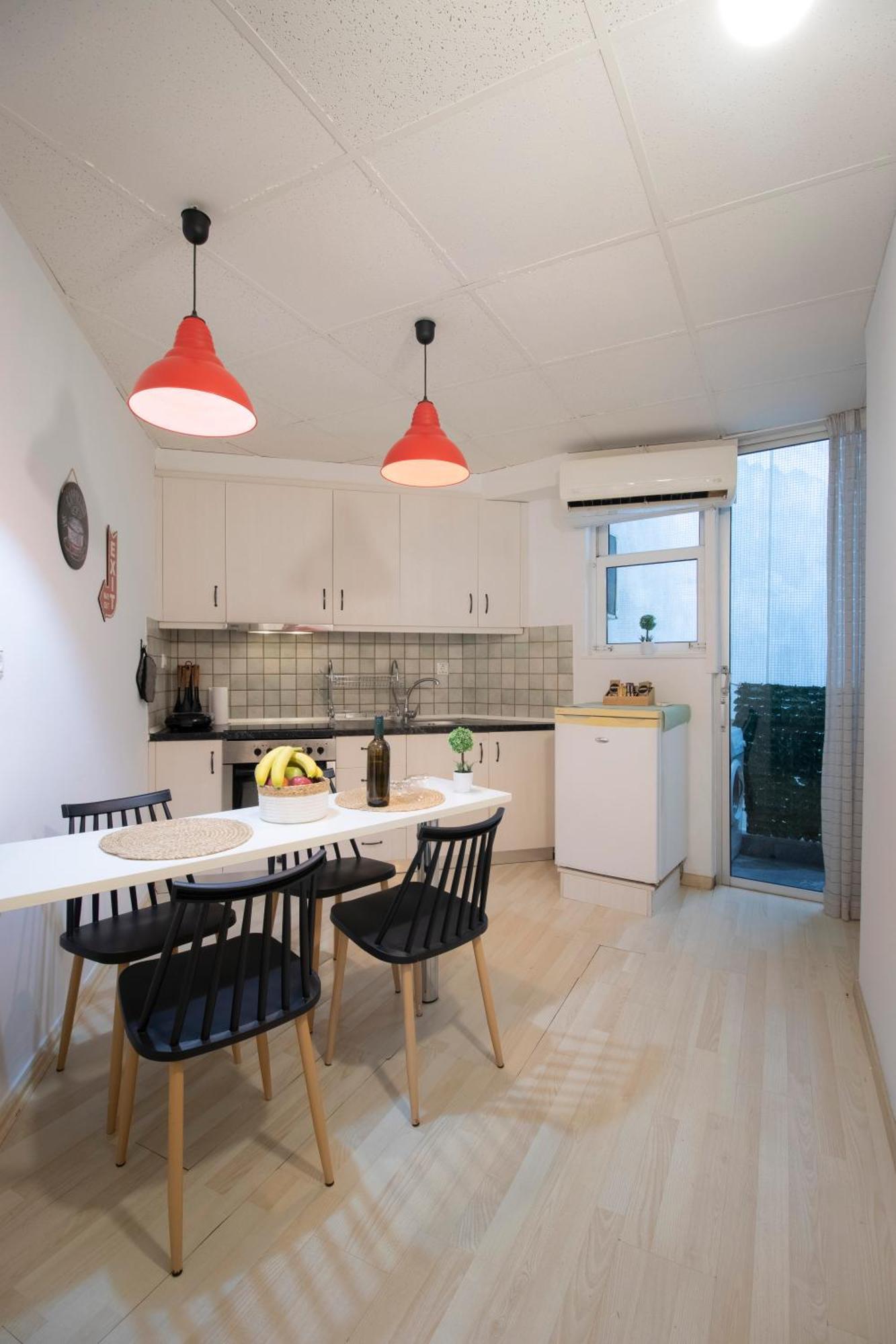 Modern City Apt In The Heart Of Heraklion Ngoại thất bức ảnh