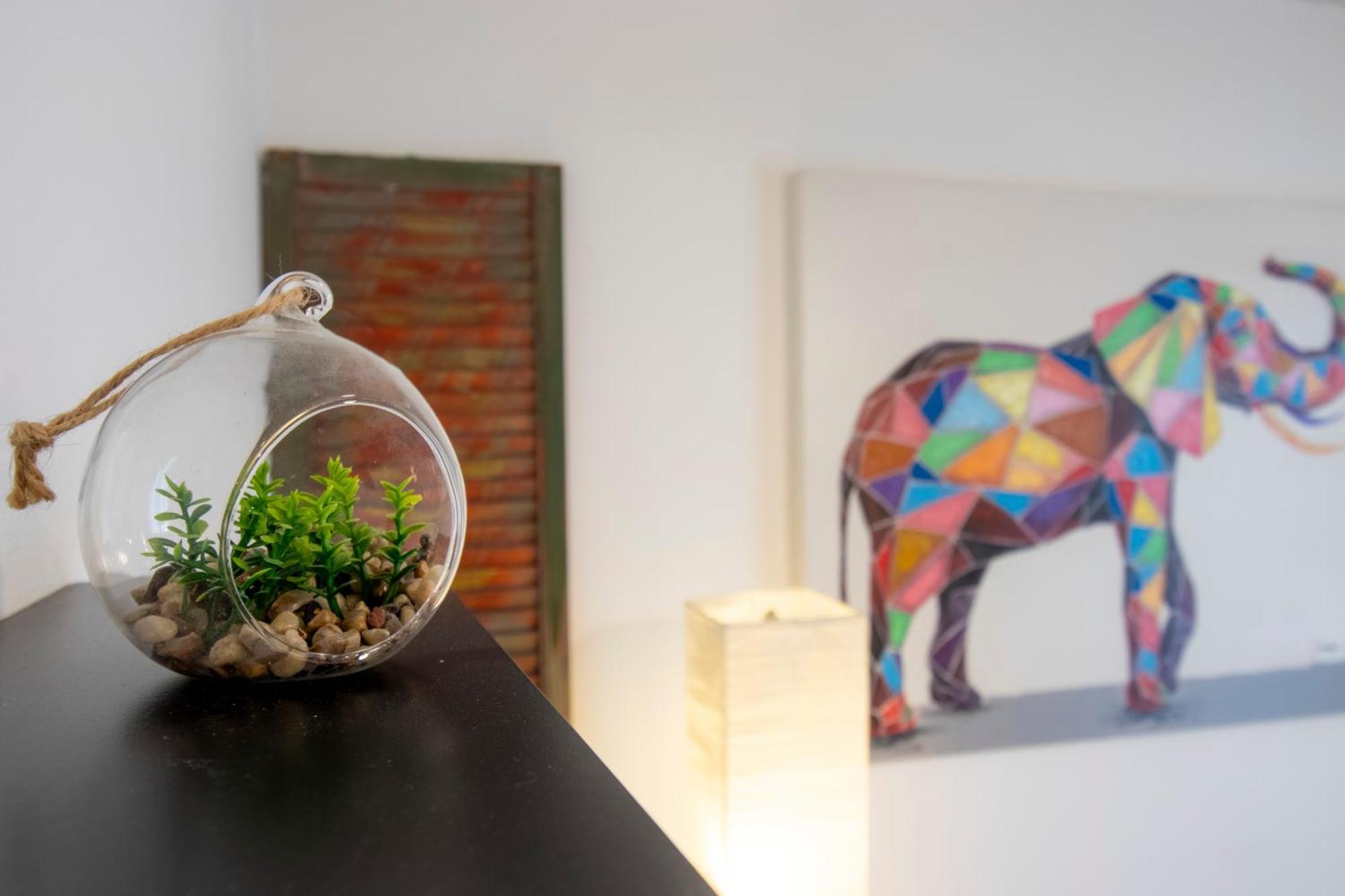 Modern City Apt In The Heart Of Heraklion Ngoại thất bức ảnh
