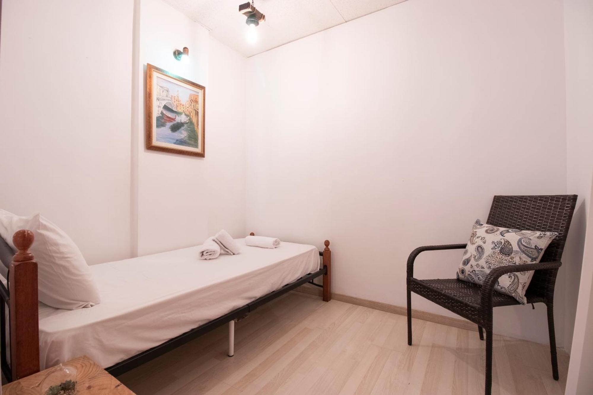 Modern City Apt In The Heart Of Heraklion Ngoại thất bức ảnh
