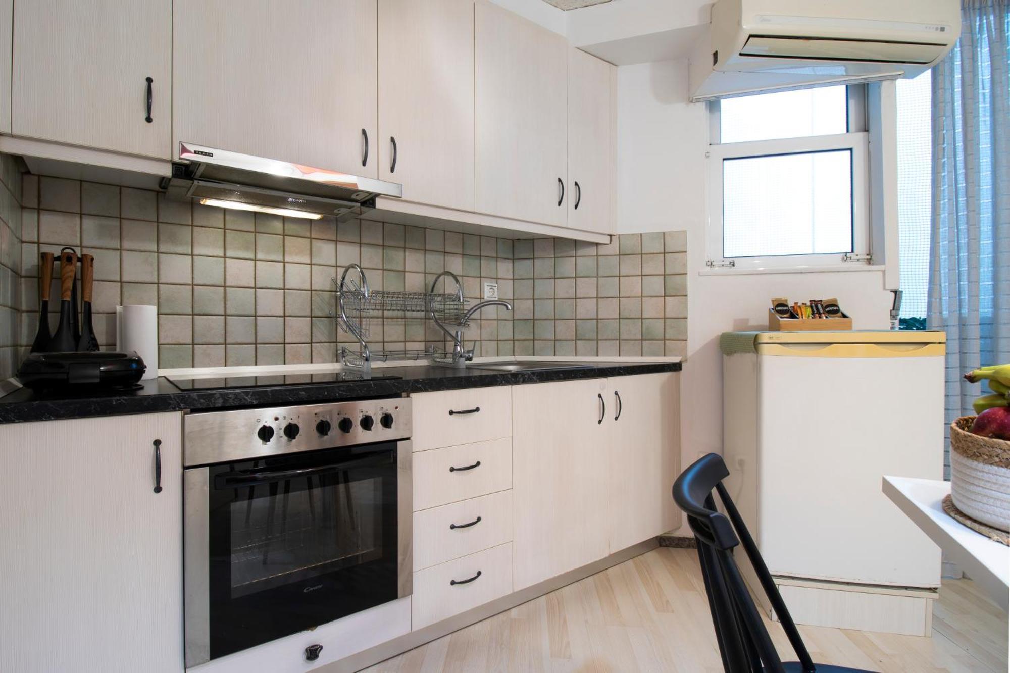 Modern City Apt In The Heart Of Heraklion Ngoại thất bức ảnh