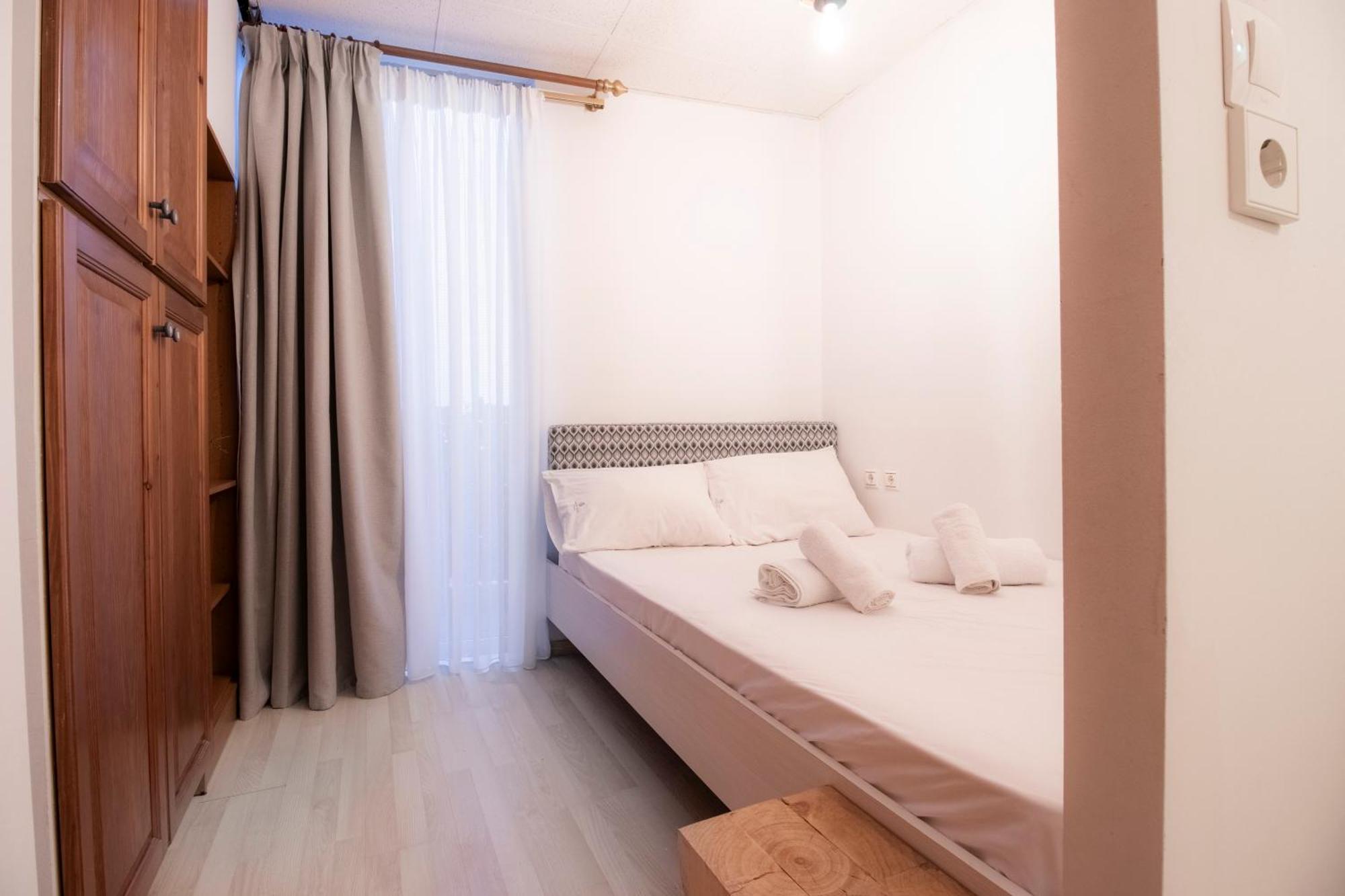 Modern City Apt In The Heart Of Heraklion Ngoại thất bức ảnh