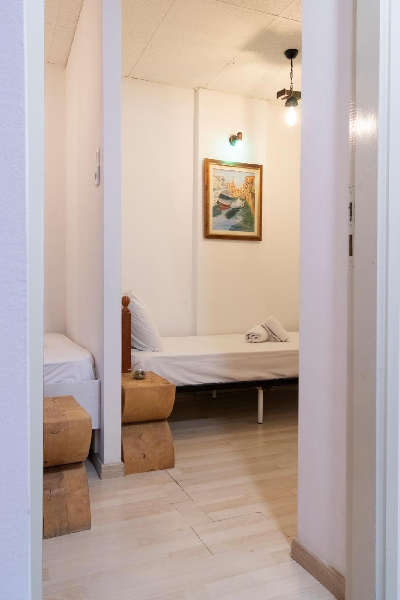 Modern City Apt In The Heart Of Heraklion Ngoại thất bức ảnh